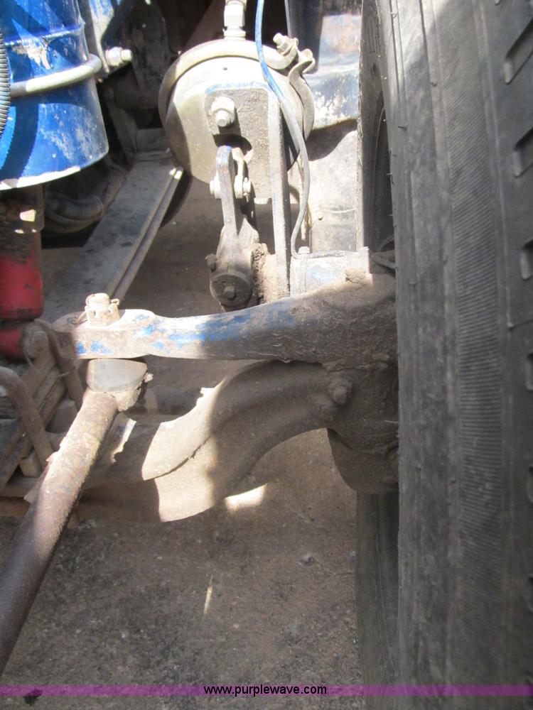 image for item F3028 1998 Peterbilt 377 semi truck