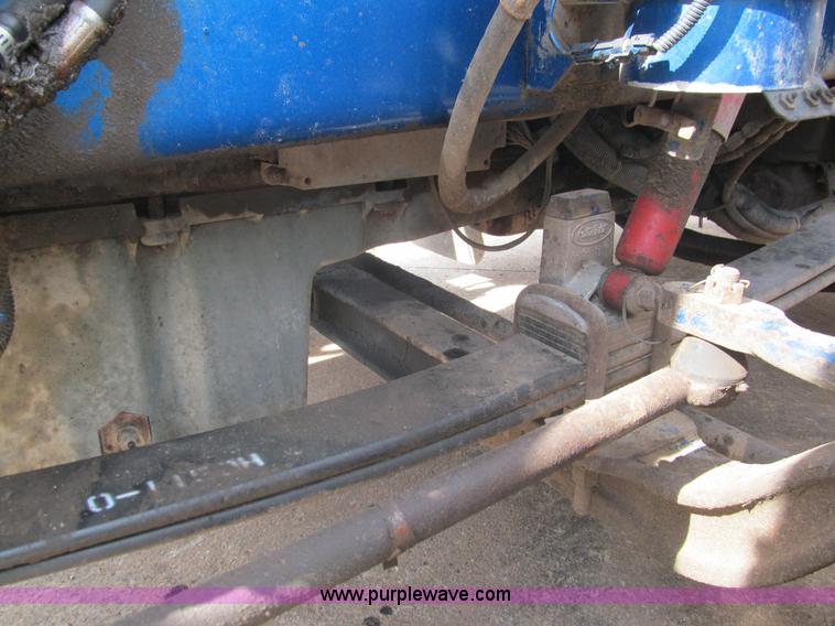 image for item F3028 1998 Peterbilt 377 semi truck