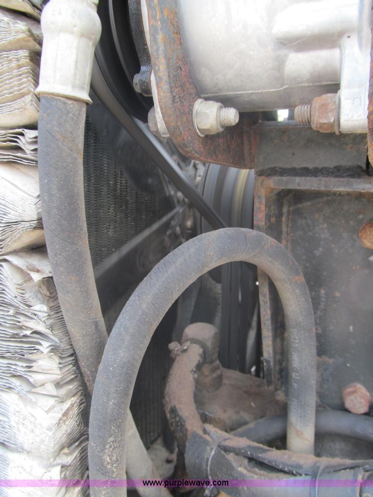 image for item F3028 1998 Peterbilt 377 semi truck