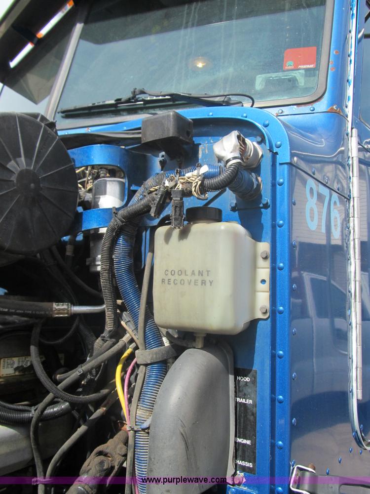 image for item F3028 1998 Peterbilt 377 semi truck