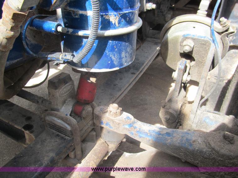 image for item F3028 1998 Peterbilt 377 semi truck