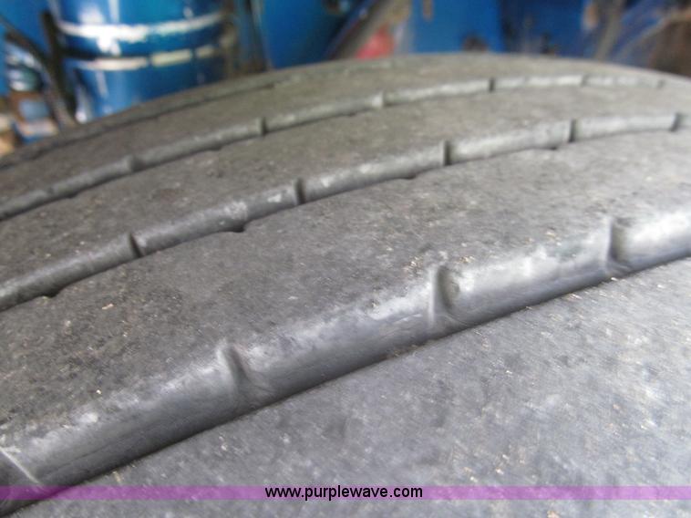 image for item F3028 1998 Peterbilt 377 semi truck