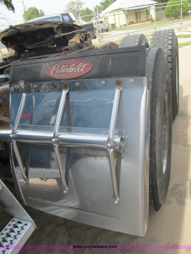 image for item F3028 1998 Peterbilt 377 semi truck