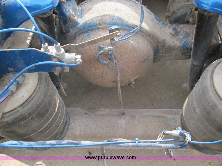 image for item F3028 1998 Peterbilt 377 semi truck