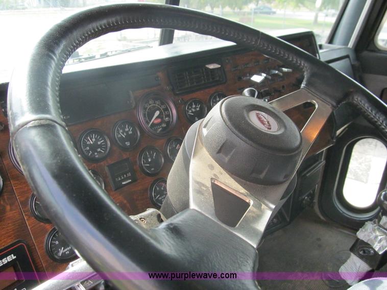 image for item F3028 1998 Peterbilt 377 semi truck