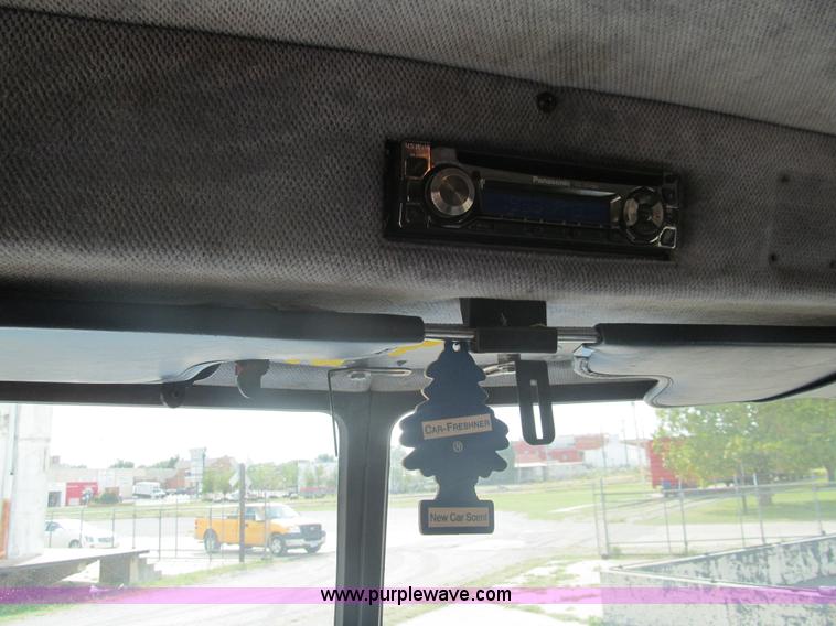 image for item F3028 1998 Peterbilt 377 semi truck