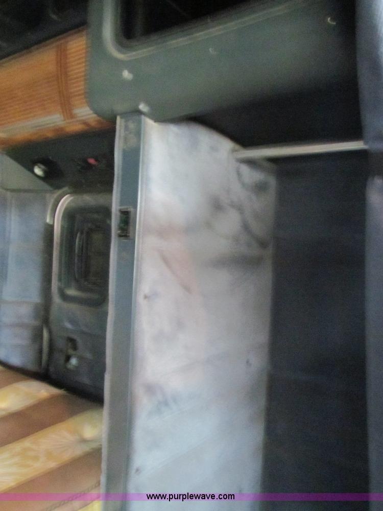 image for item F3028 1998 Peterbilt 377 semi truck