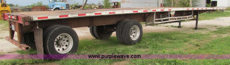 image for item F4577 2000 Wabash 48' flatbed trailer