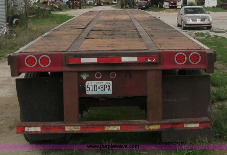 image for item F4577 2000 Wabash 48' flatbed trailer