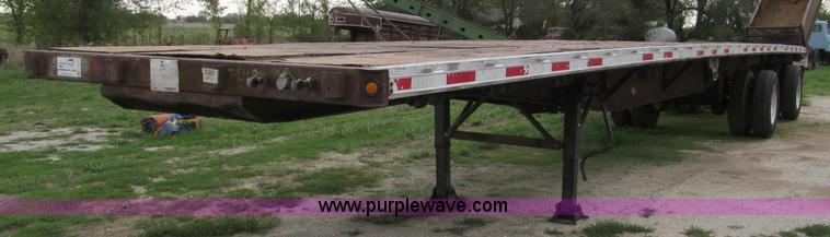 image for item F4577 2000 Wabash 48' flatbed trailer