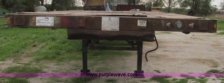 image for item F4577 2000 Wabash 48' flatbed trailer