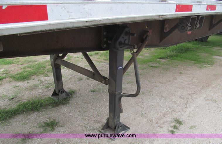 image for item F4577 2000 Wabash 48' flatbed trailer