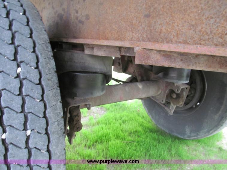 image for item F4577 2000 Wabash 48' flatbed trailer