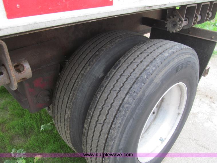 image for item F4577 2000 Wabash 48' flatbed trailer