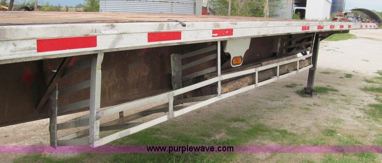 image for item F4577 2000 Wabash 48' flatbed trailer