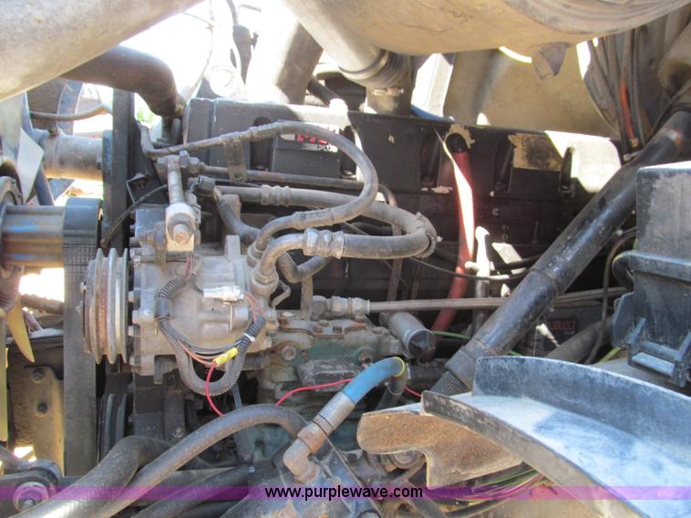 image for item F4605 1997 Ford Louisville 113 semi truck cab and chassis