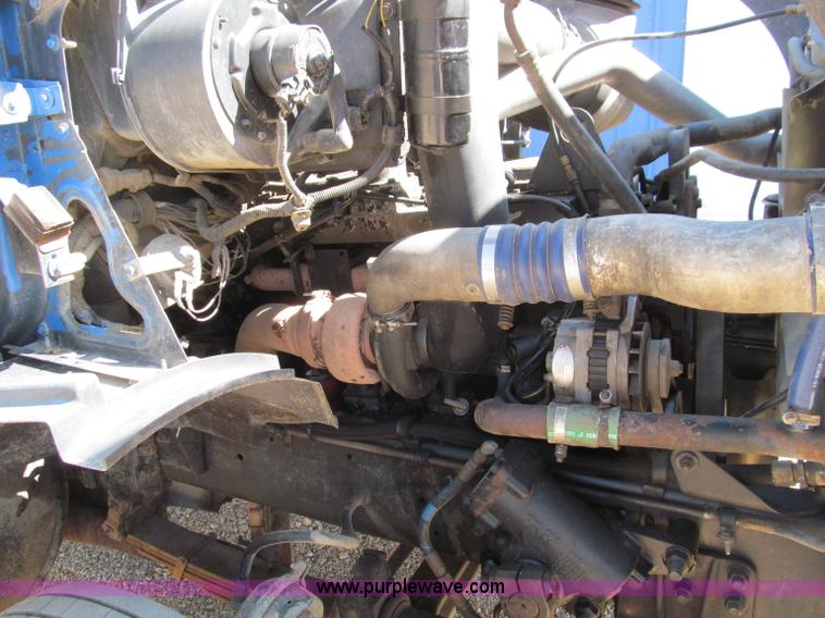 image for item F4605 1997 Ford Louisville 113 semi truck cab and chassis