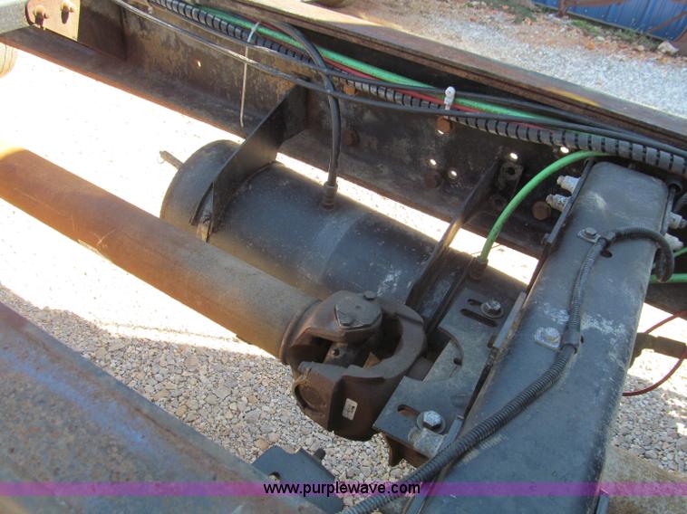 image for item F4605 1997 Ford Louisville 113 semi truck cab and chassis