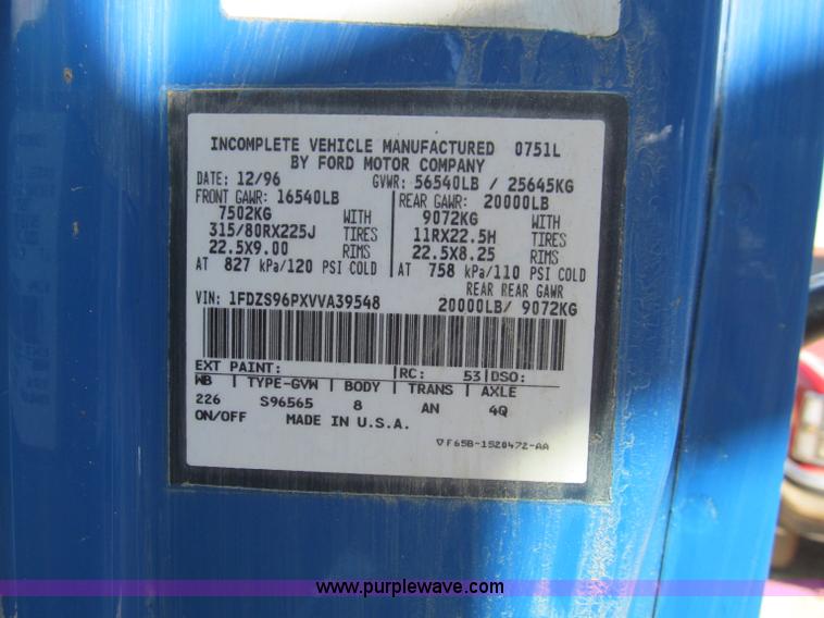 image for item F4605 1997 Ford Louisville 113 semi truck cab and chassis