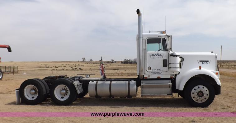 image for item F6038 1985 Kenworth W900 semi truck