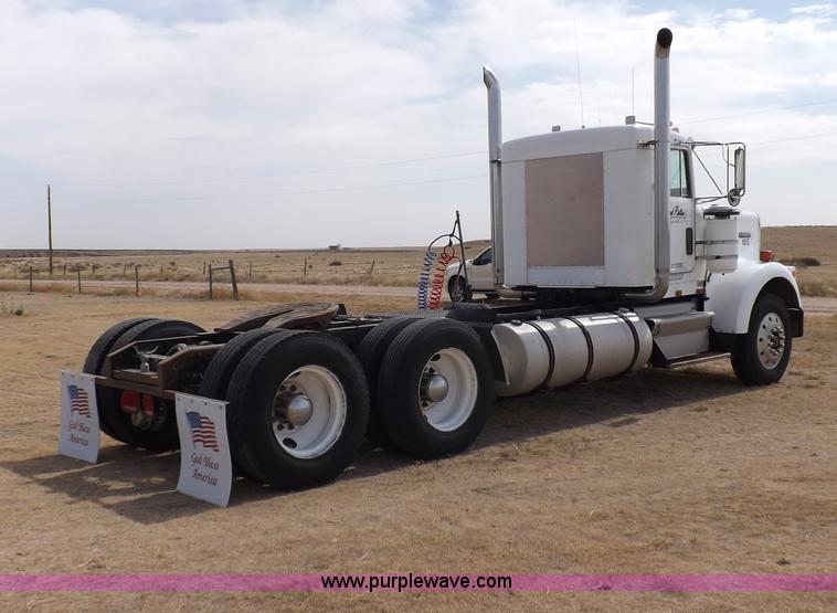 image for item F6038 1985 Kenworth W900 semi truck