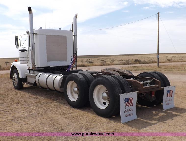 image for item F6038 1985 Kenworth W900 semi truck