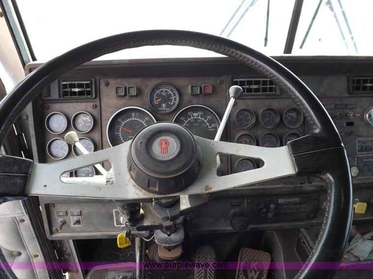 image for item F6038 1985 Kenworth W900 semi truck