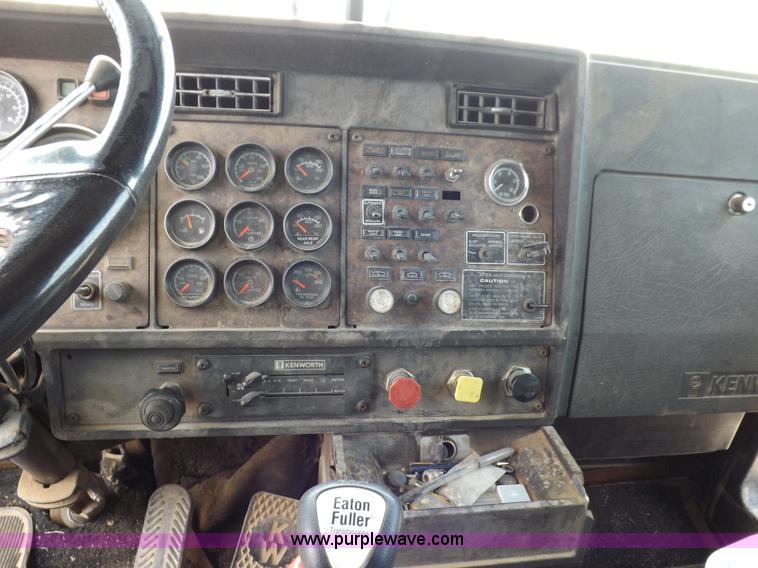 image for item F6038 1985 Kenworth W900 semi truck