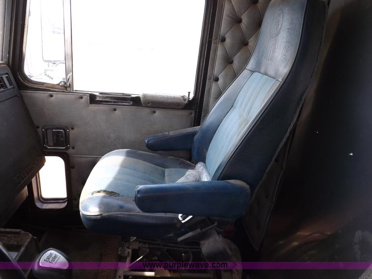 image for item F6038 1985 Kenworth W900 semi truck