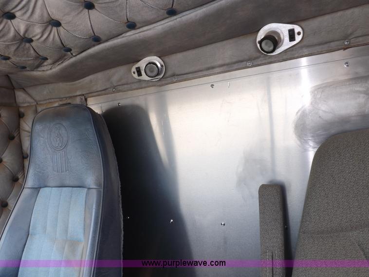 image for item F6038 1985 Kenworth W900 semi truck