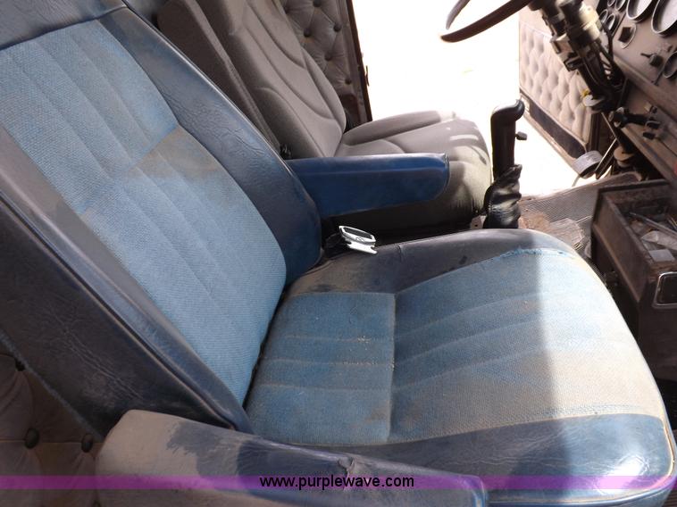 image for item F6038 1985 Kenworth W900 semi truck