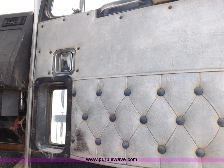 image for item F6038 1985 Kenworth W900 semi truck