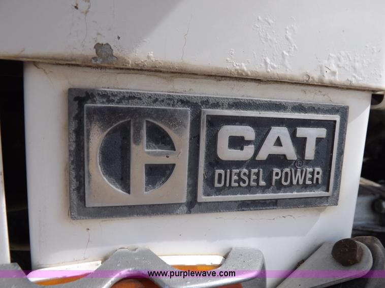 image for item F6038 1985 Kenworth W900 semi truck