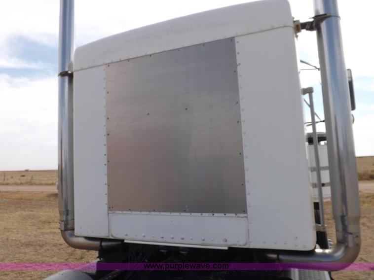 image for item F6038 1985 Kenworth W900 semi truck