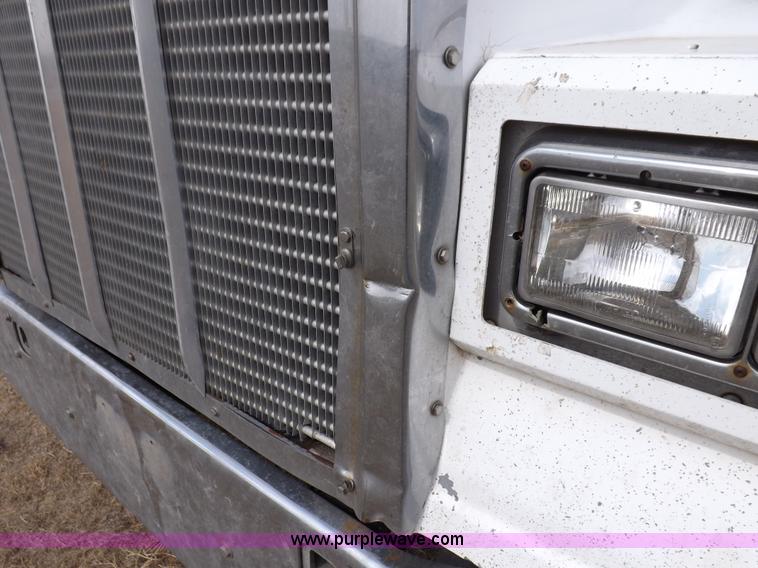 image for item F6038 1985 Kenworth W900 semi truck
