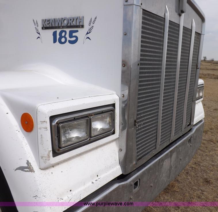 image for item F6038 1985 Kenworth W900 semi truck