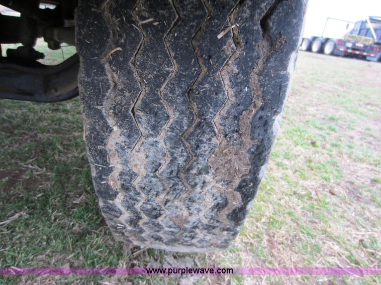 image for item A5618 1975 GMC 6000 drilling truck