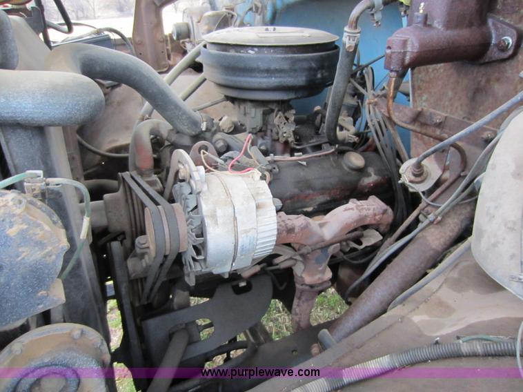 image for item A5618 1975 GMC 6000 drilling truck