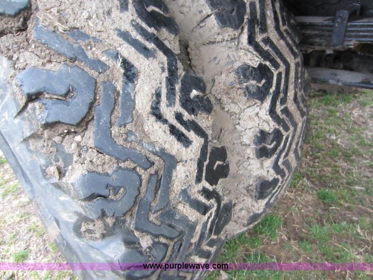 image for item A5618 1975 GMC 6000 drilling truck