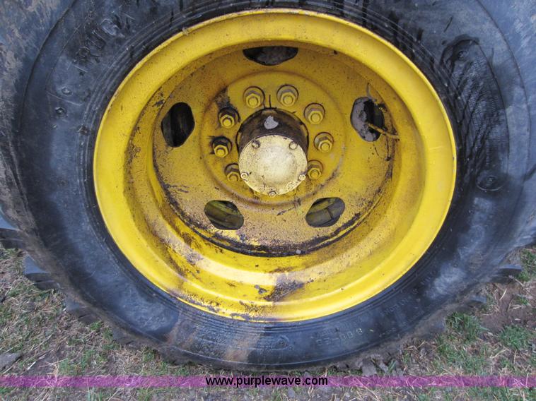 image for item A5618 1975 GMC 6000 drilling truck