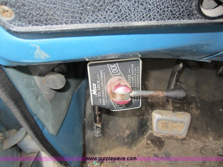 image for item A5618 1975 GMC 6000 drilling truck