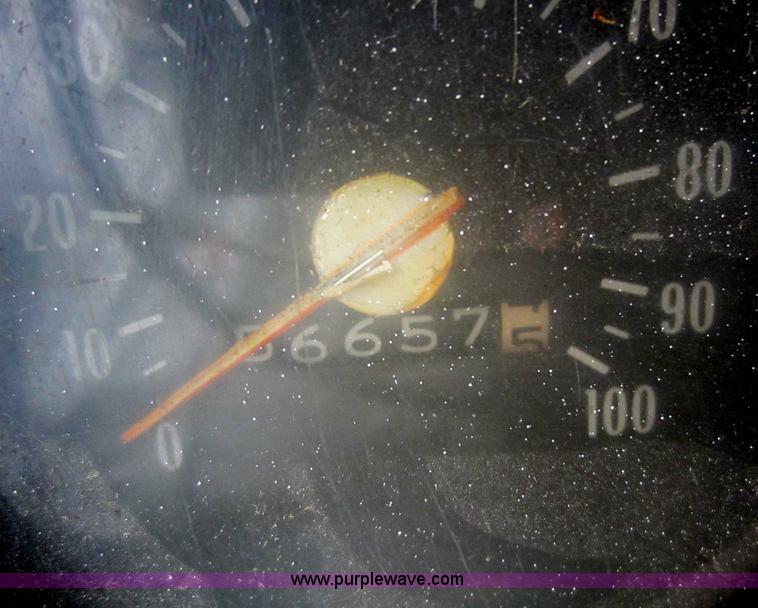 image for item A5618 1975 GMC 6000 drilling truck