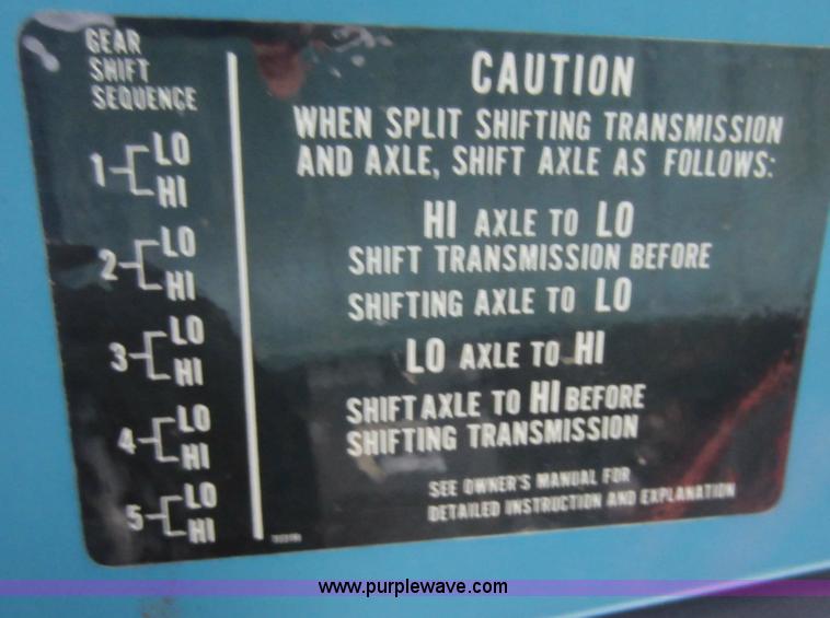 image for item A5618 1975 GMC 6000 drilling truck