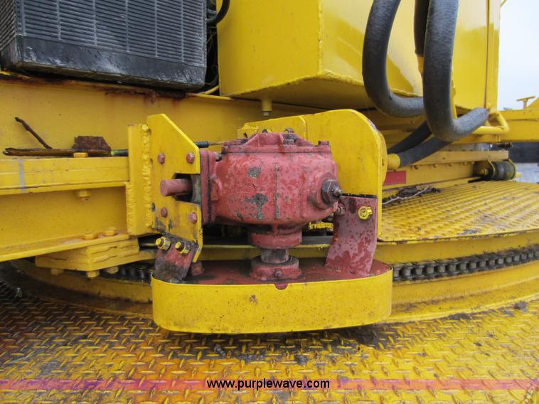 image for item A5618 1975 GMC 6000 drilling truck