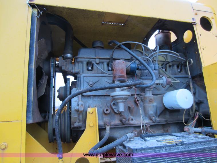 image for item A5618 1975 GMC 6000 drilling truck