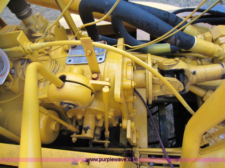 image for item A5618 1975 GMC 6000 drilling truck