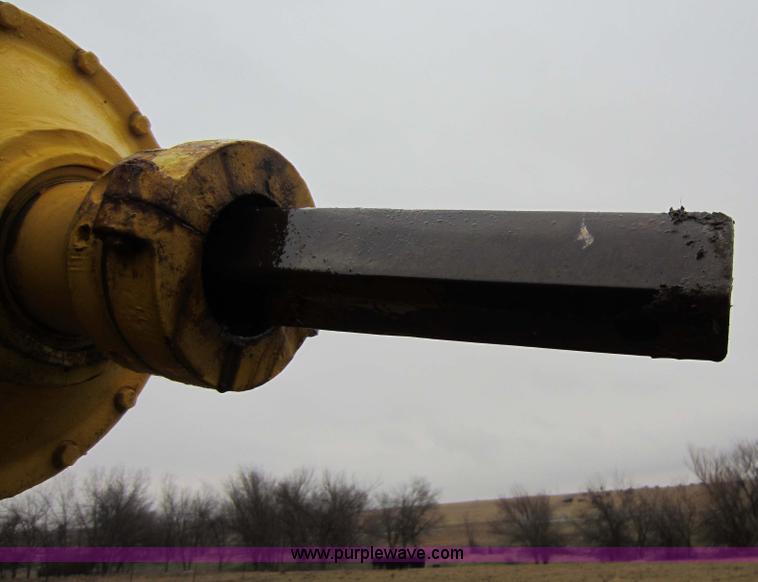 image for item A5618 1975 GMC 6000 drilling truck