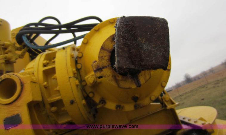 image for item A5618 1975 GMC 6000 drilling truck