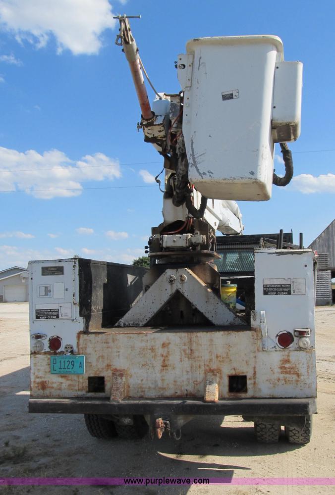 image for item B2796 1989 Ford F800 bucket truck