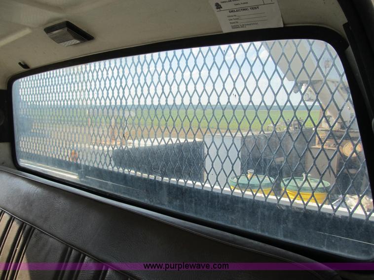 image for item B2796 1989 Ford F800 bucket truck